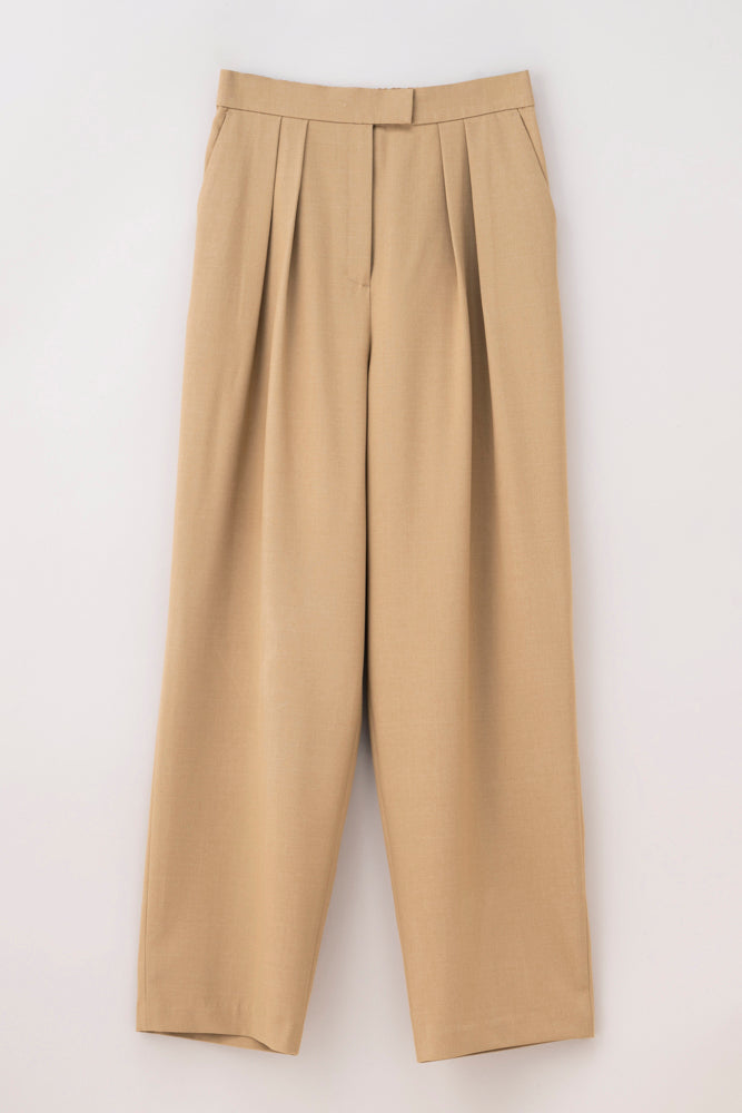 こだわりのタックワイドパンツ　股下68cm